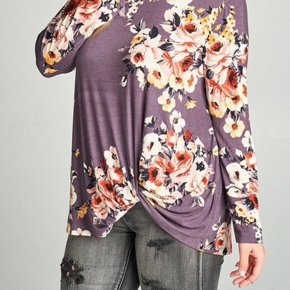 New lavender floral twist front long sleeve top - Picture 2 of 8